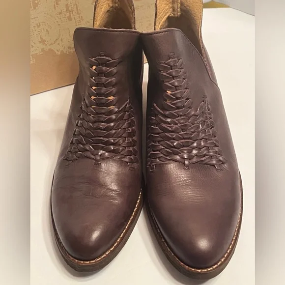 Women Leather  Latigo  Ankle Boots size 9.5 - Picture 5 of 16